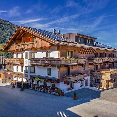 Hotel Alpenstolz Мідерс Екстер'єр фото