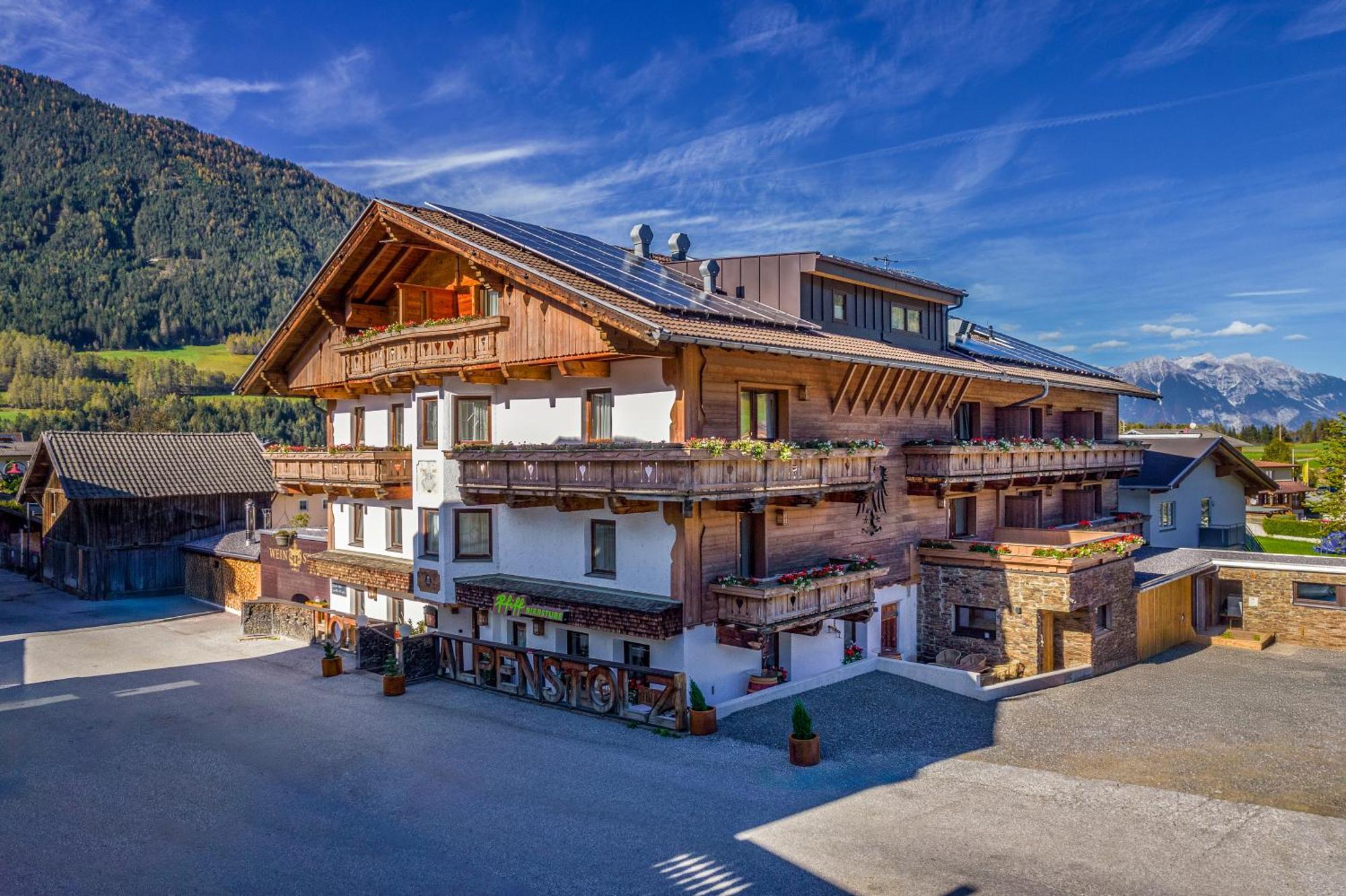 Hotel Alpenstolz Мідерс Екстер'єр фото