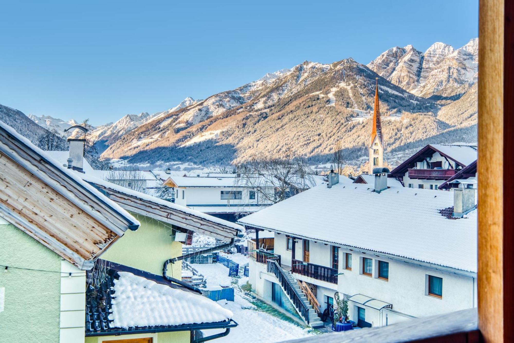 Hotel Alpenstolz Мідерс Екстер'єр фото