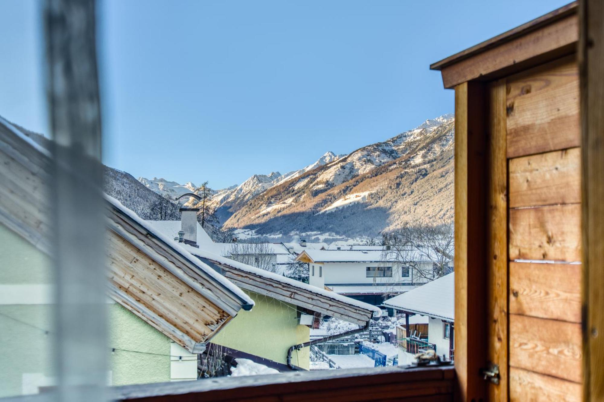 Hotel Alpenstolz Мідерс Екстер'єр фото