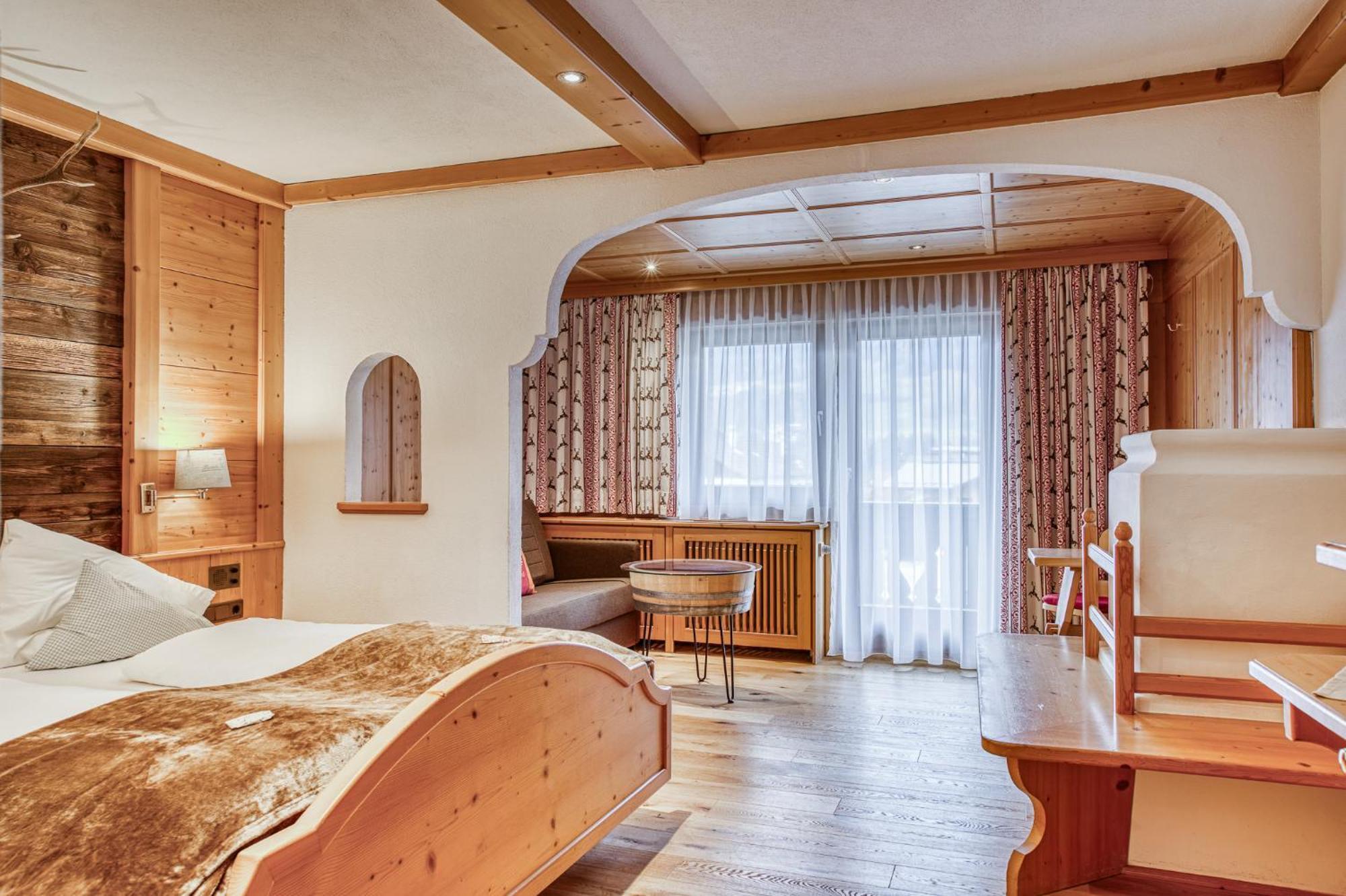 Hotel Alpenstolz Мідерс Номер фото