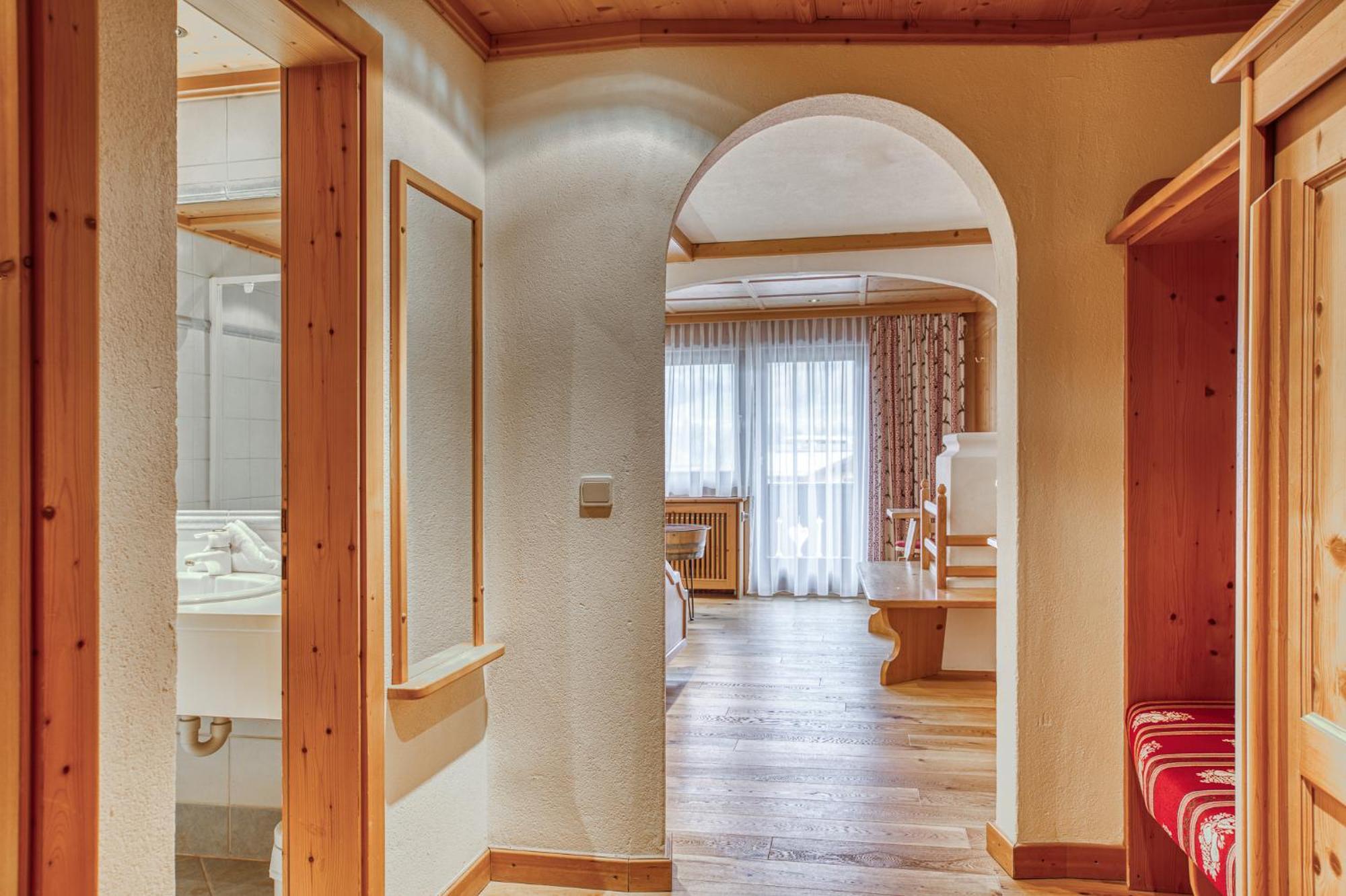 Hotel Alpenstolz Мідерс Екстер'єр фото