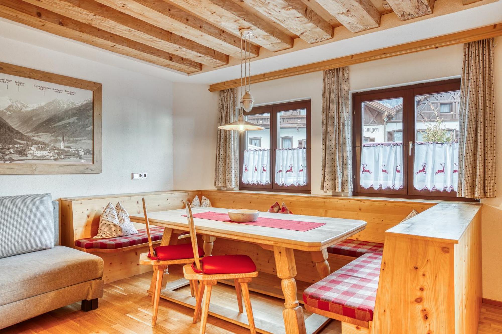 Hotel Alpenstolz Мідерс Номер фото