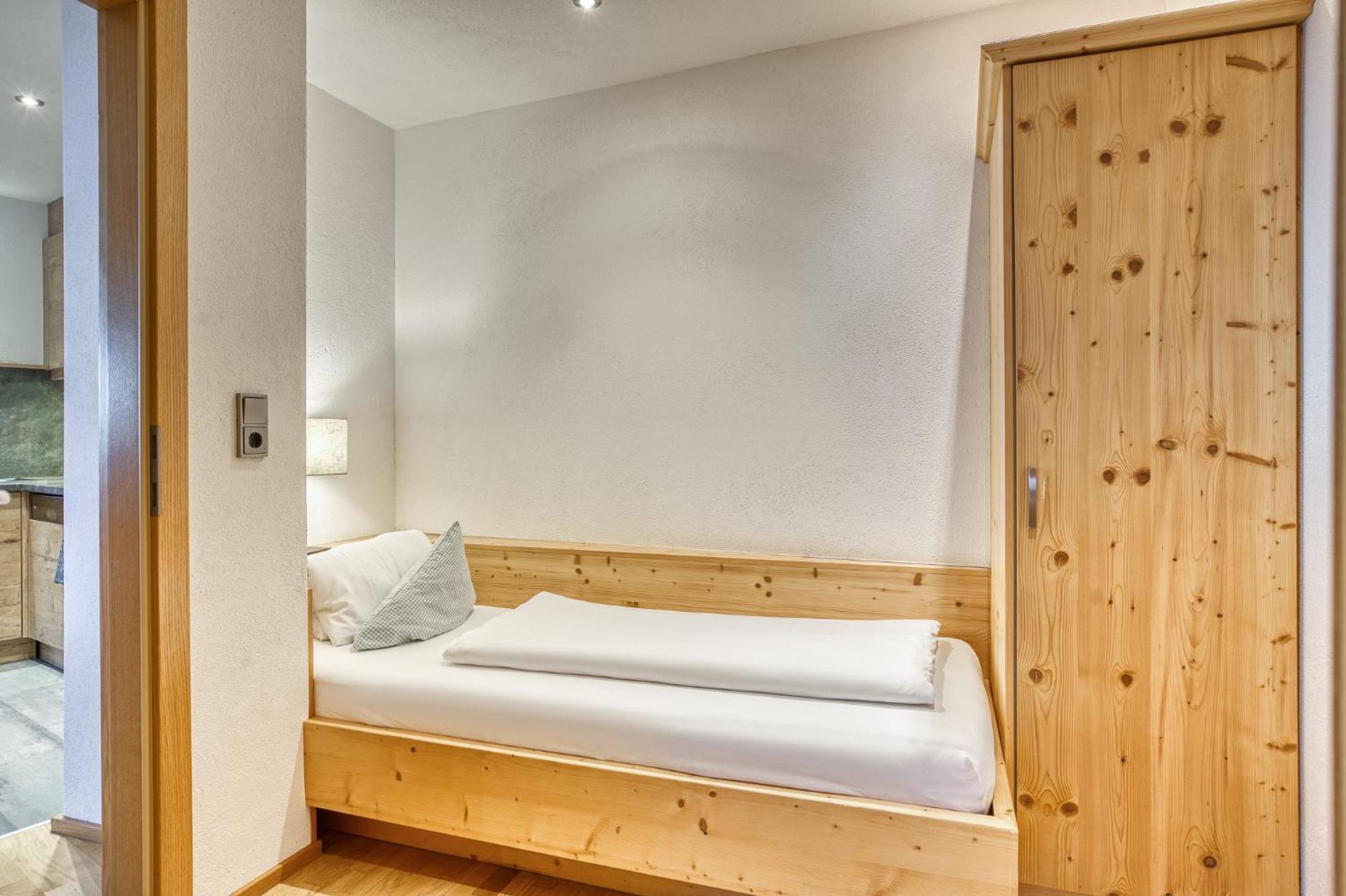 Hotel Alpenstolz Мідерс Номер фото
