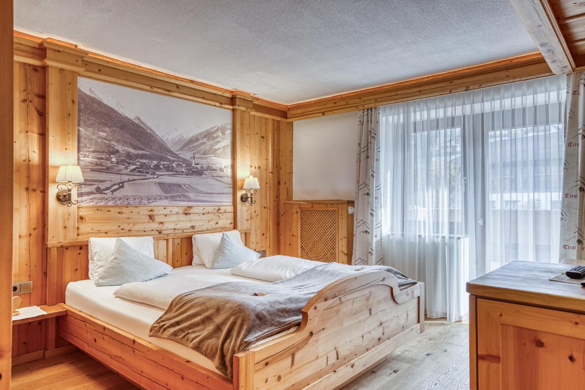 Hotel Alpenstolz Мідерс Екстер'єр фото