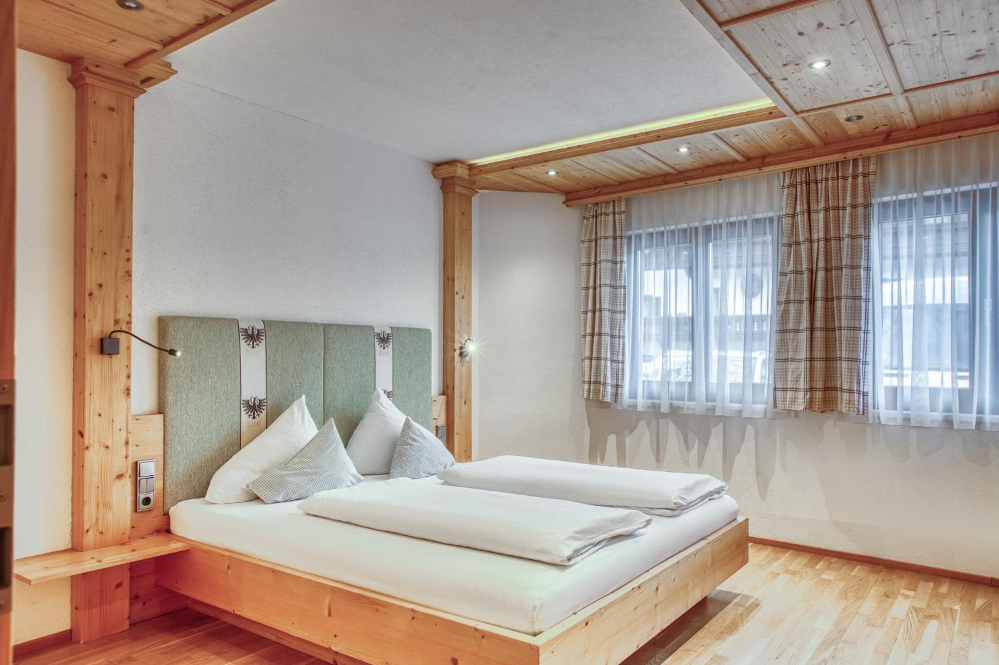 Hotel Alpenstolz Мідерс Номер фото