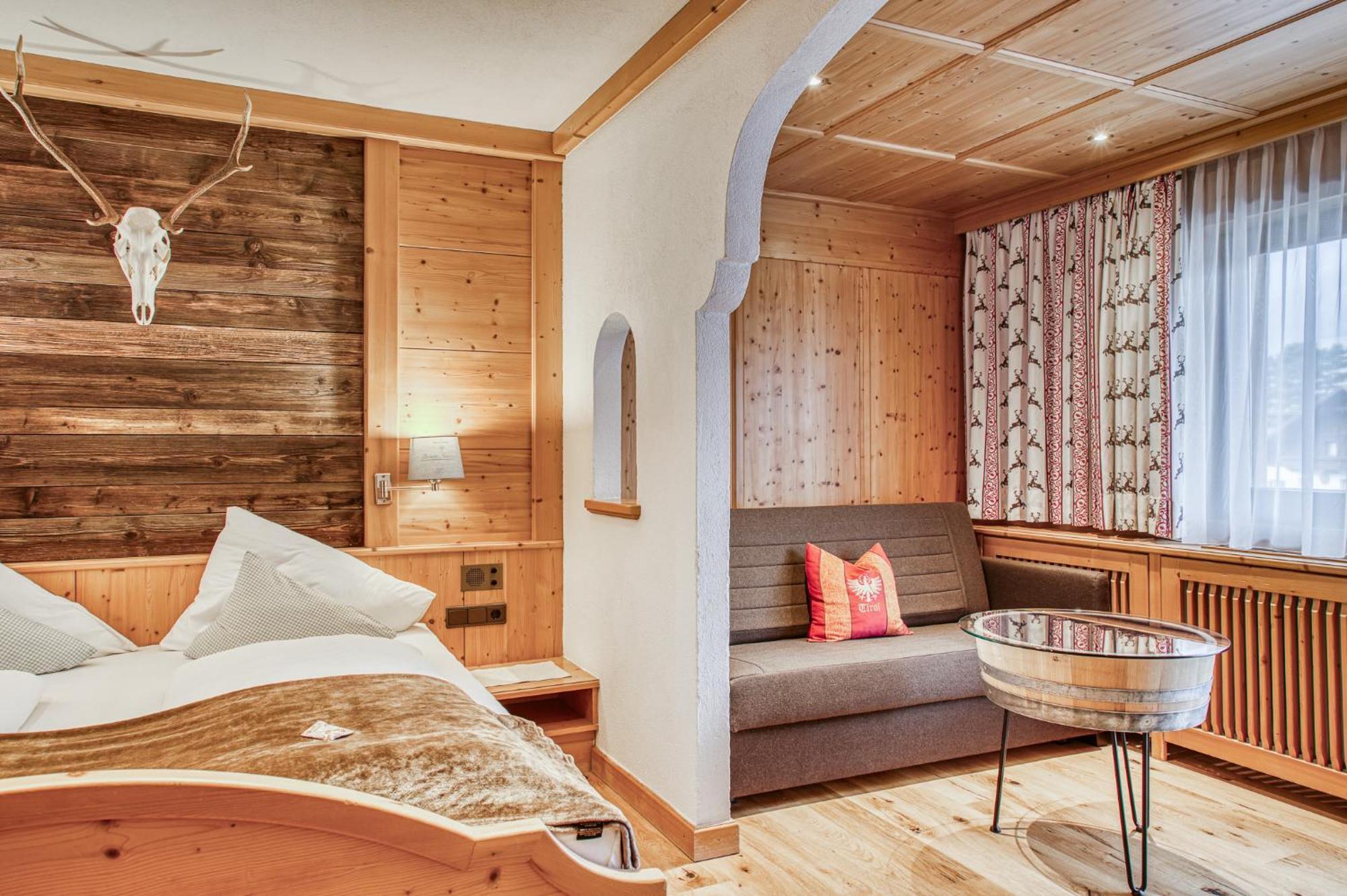 Hotel Alpenstolz Мідерс Екстер'єр фото